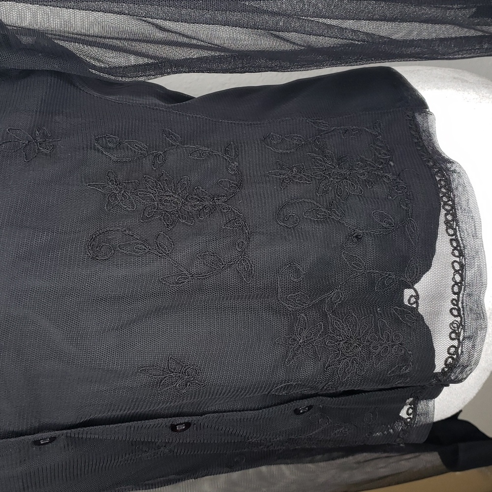 Vintage Petite Sophisticate Sheer Floral Embroidered Top Size M Grunge 90s Black - Picture 6 of 16